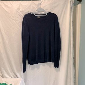 Cashmere slim fit crew neck sweater. Size L -Navy